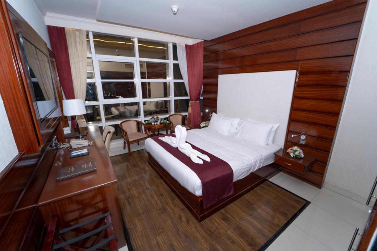 Queen Palace Hotel 4*
