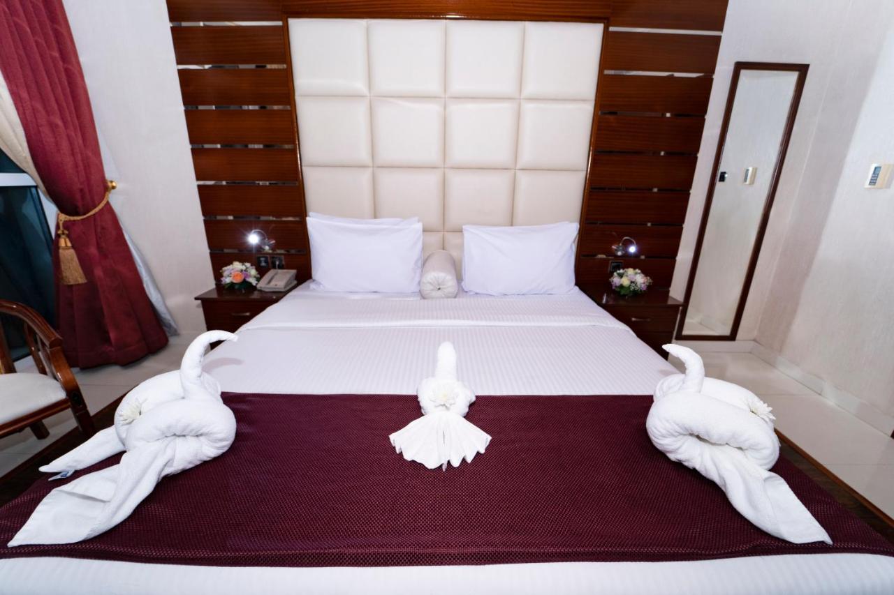 Queen Palace Hotel 4*